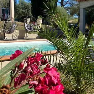  Hébergement de vacances La Roulotte De